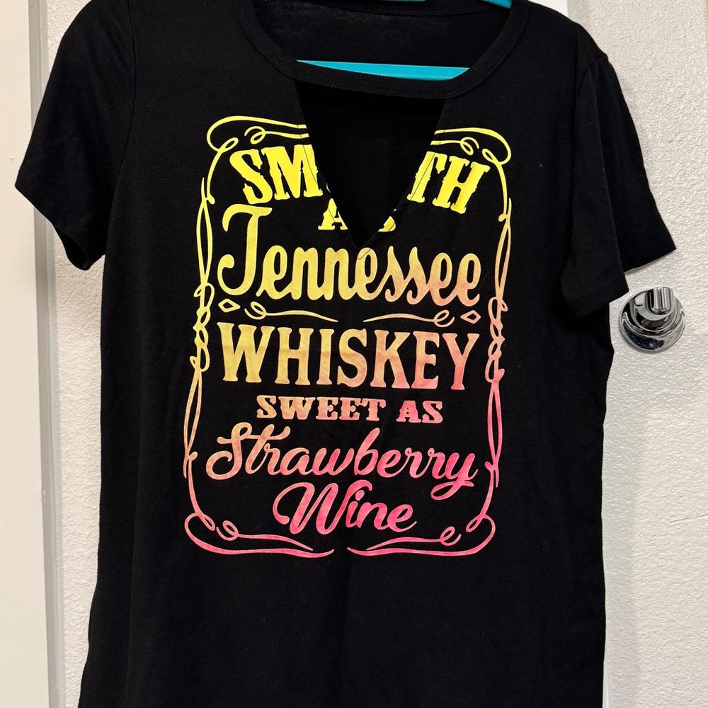 🖤 “Tennessee Whiskey” Graphic Tee